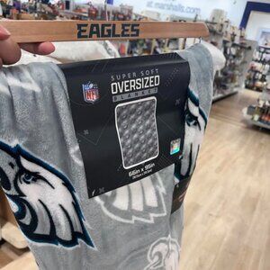 Philadelphia Eagles 66"X95” Oversized Plush Throw Blanket